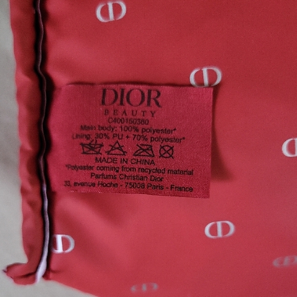 Dior Scarlet Velvet Pouch with Metallic Accent - Picture 5 of 6